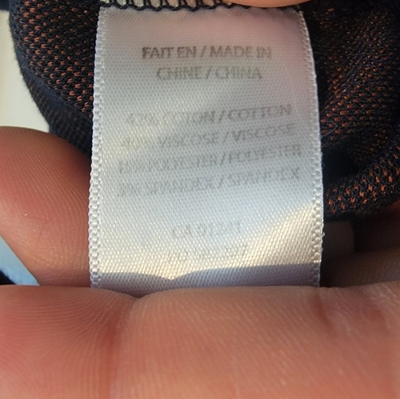 Retro navy and red geo block print tailored mock neck short sleeved crop blouse - Picture 6 of 6